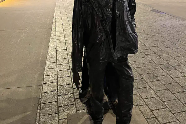 Day 1 - Bubbas - Statue-resized.jpg